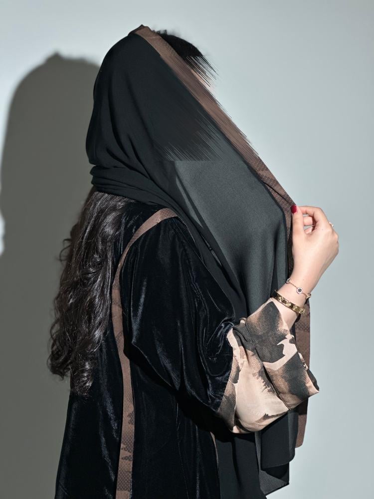 عباية جود مخمل كوري بتفاصيل شيفون بني نص كلوش