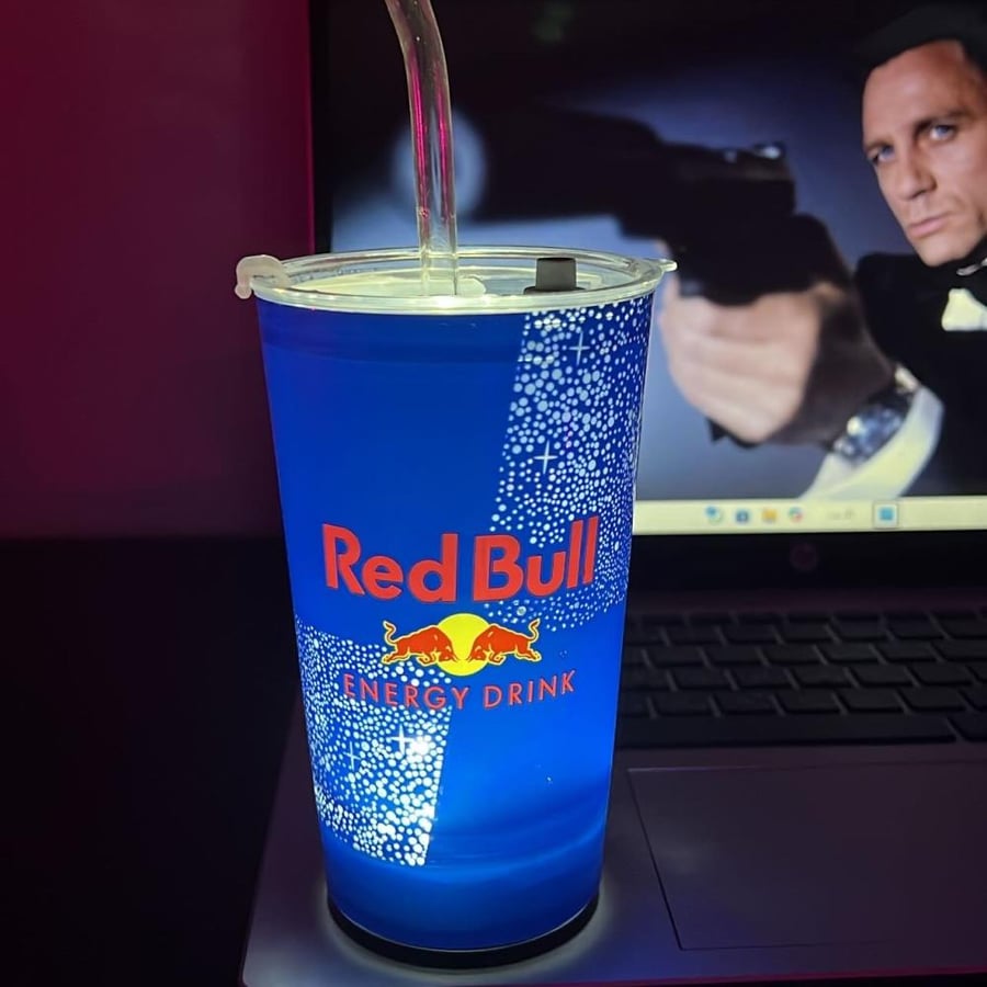 كوب ردبول المضيئ