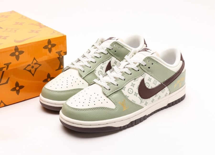 Nike SB Dunk Low