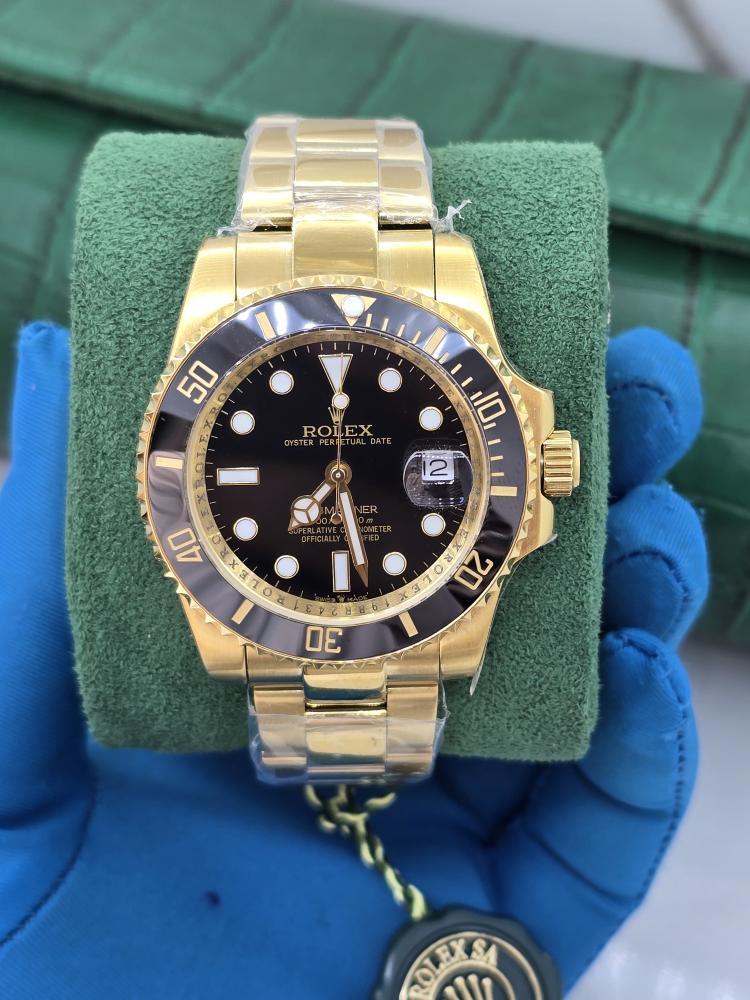 ساعة رولكس GMT Submariner gold black dial