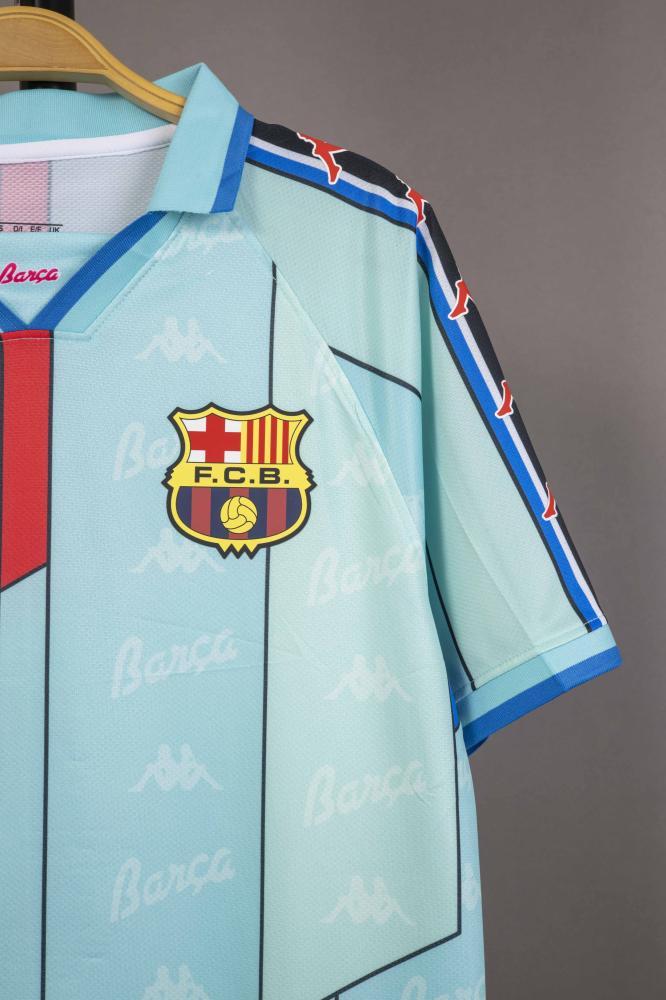 طقم برشلونة الاحتياطي 1997