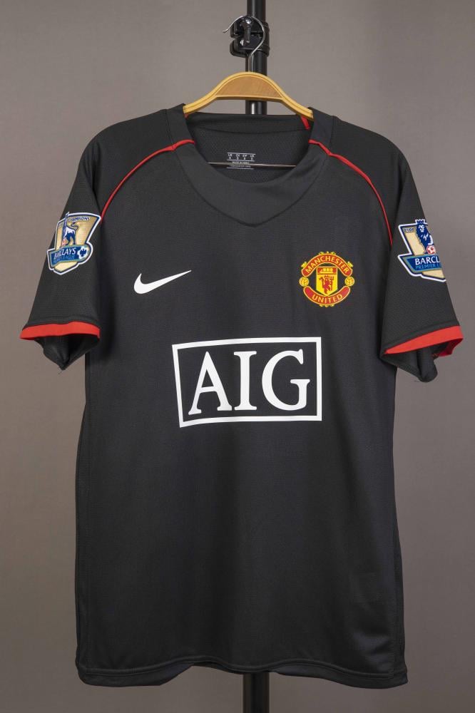 طقم مانشستر يونايتد كلاسيك 2008