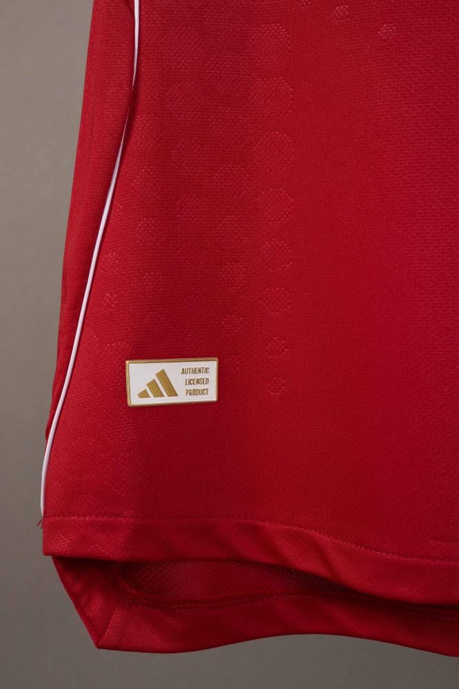 Liverpool main kit 25/26