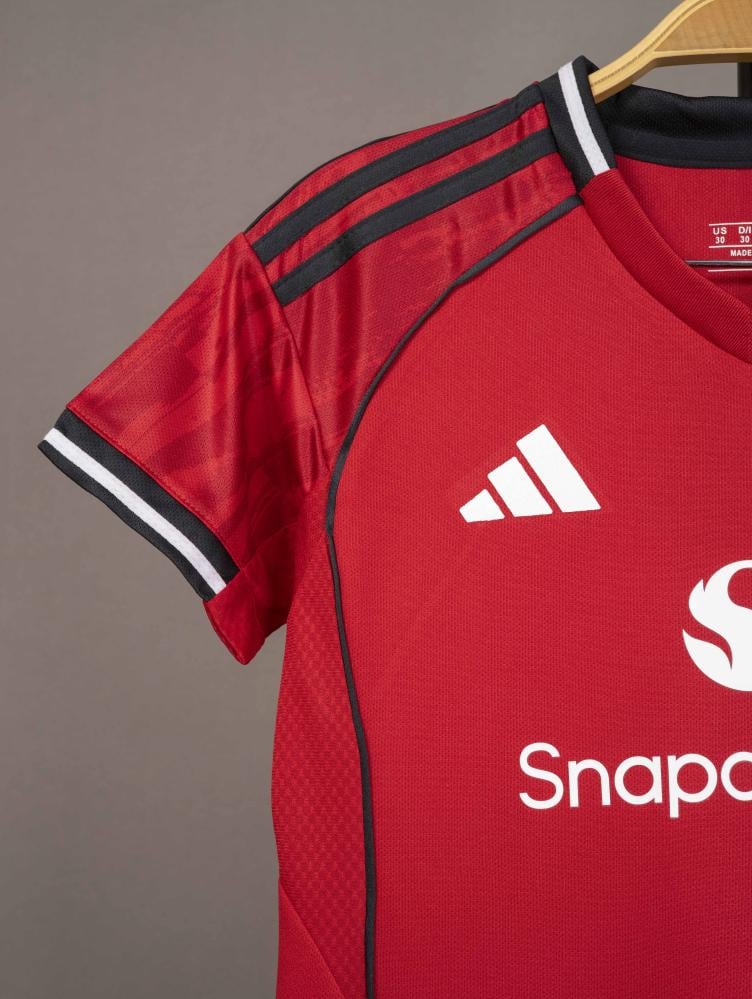 Manchester United main kit children 25/26