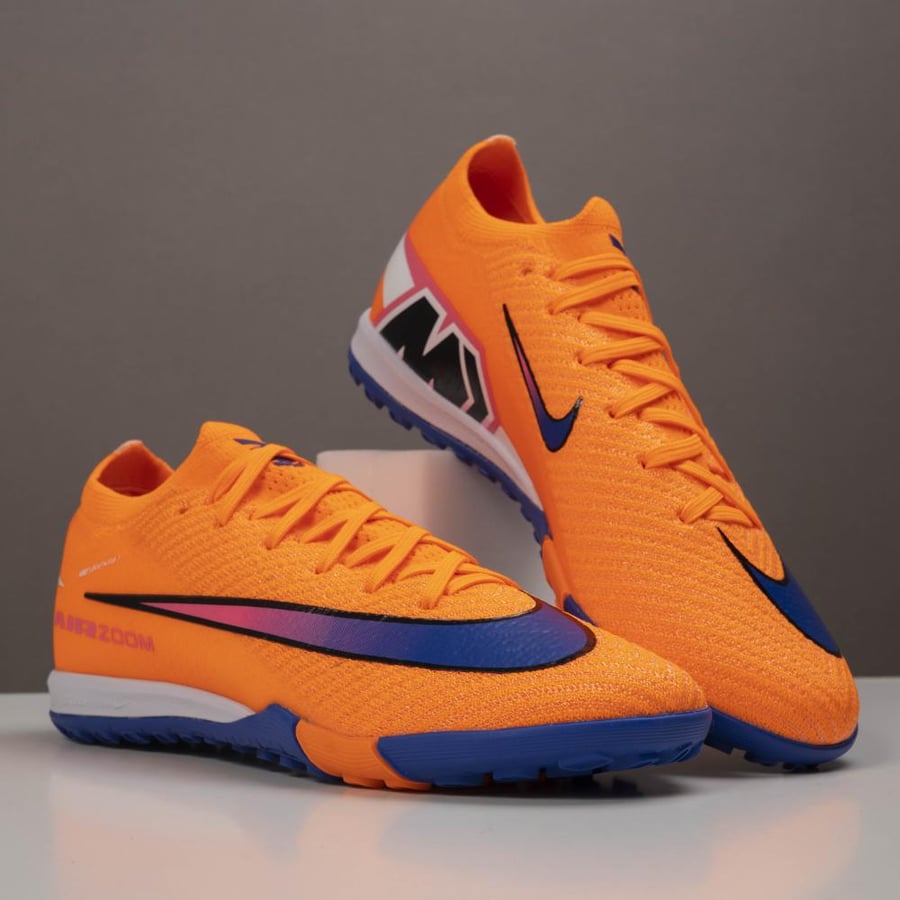 جزمة كرة قدم Nike