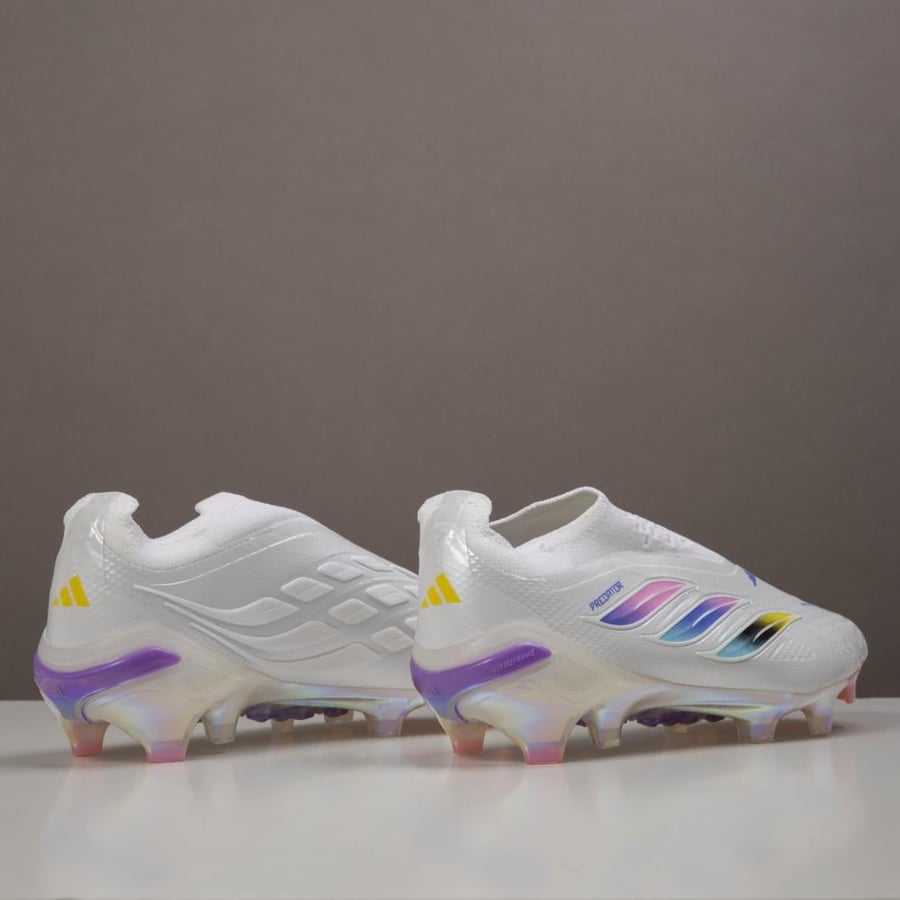 جزمة كرة قدم Adidas