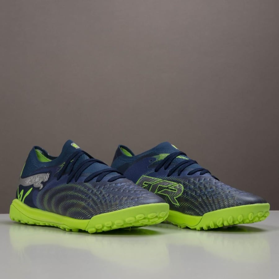 جزمة كرة قدم PUMA