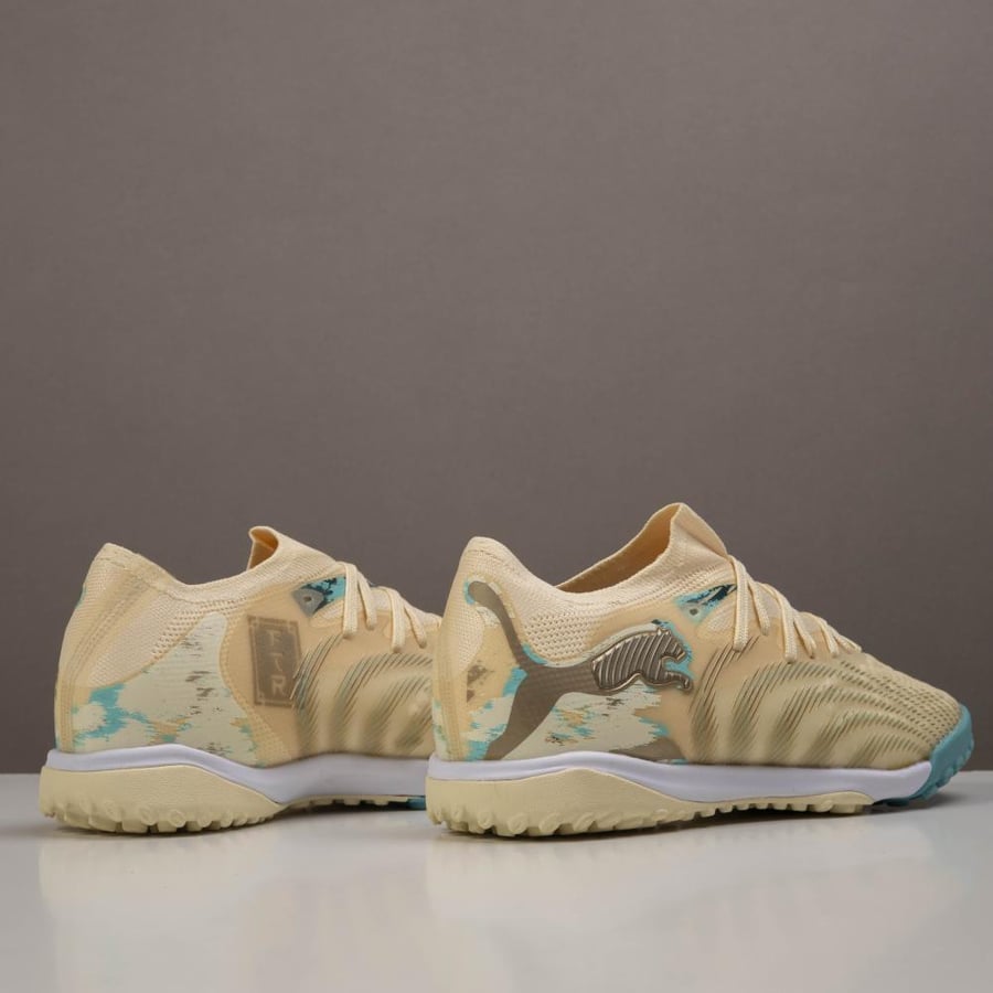 جزمة كرة قدم PUMA
