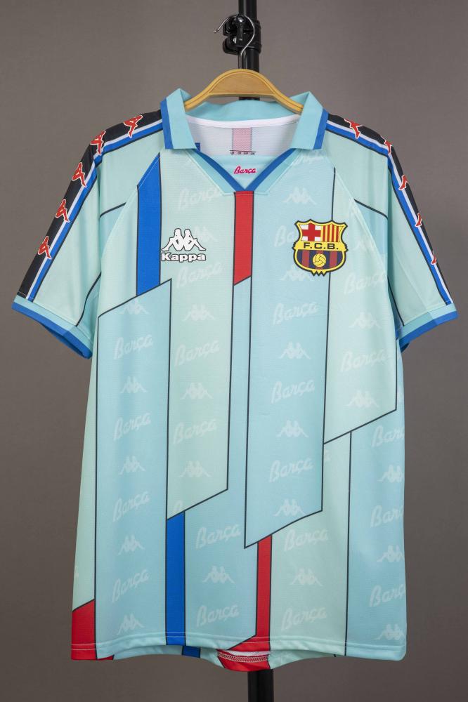 طقم برشلونة الاحتياطي 1997