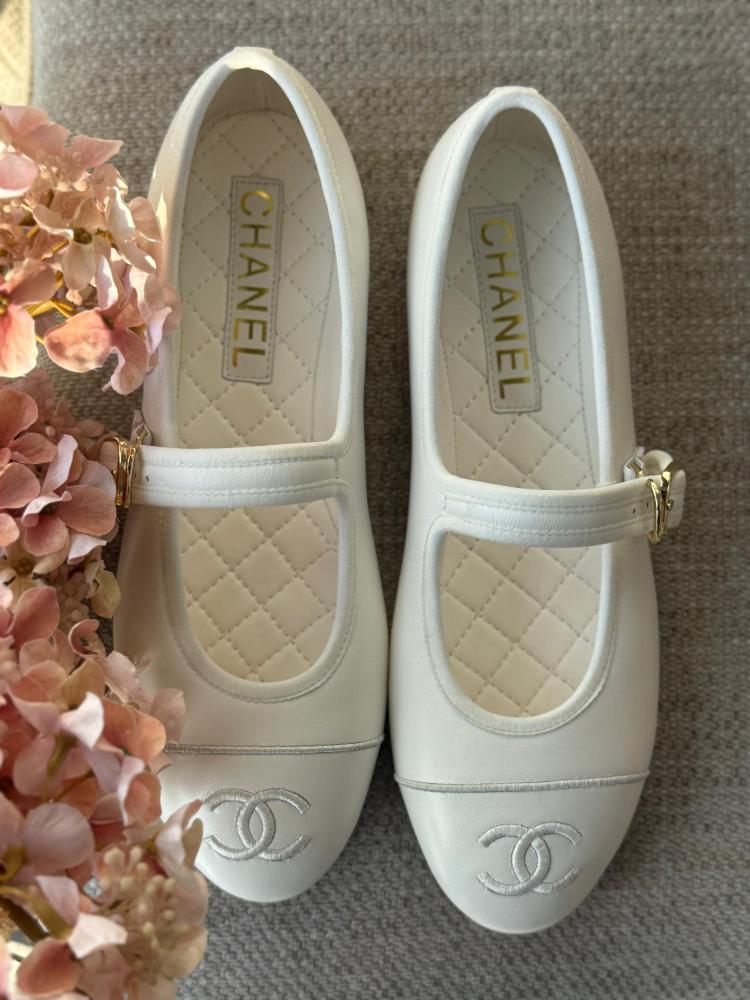 Chanel ballerinas