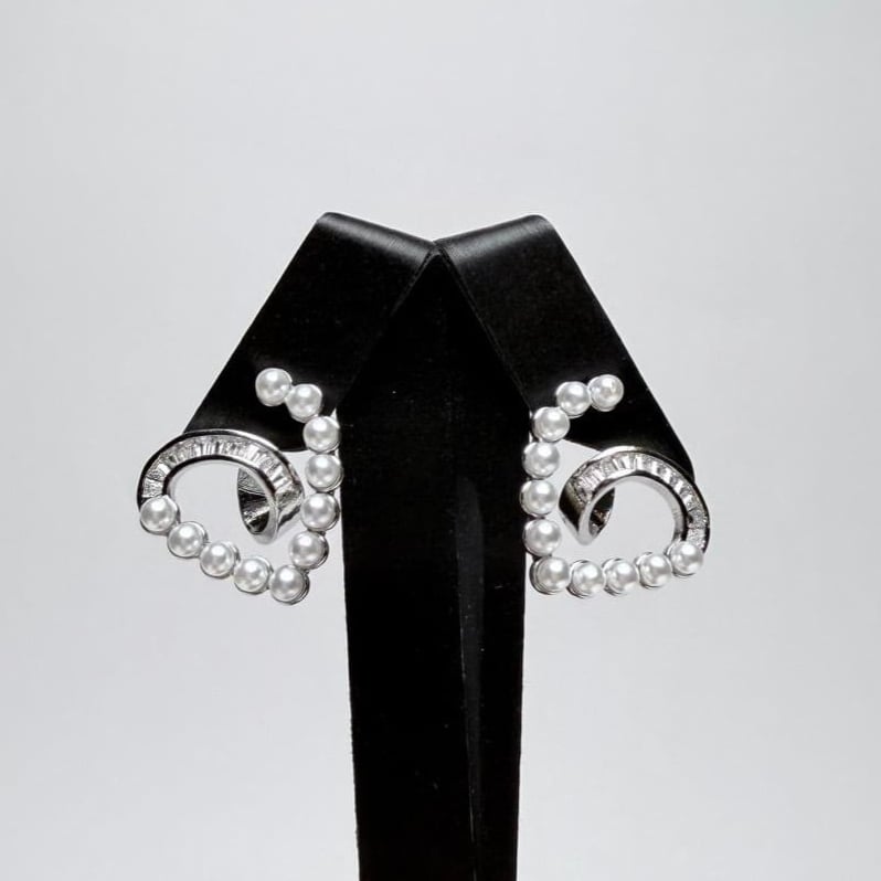 Fine zircon ring