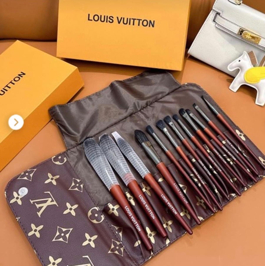 شنطة فرش مكياج LOUIS VUITTON