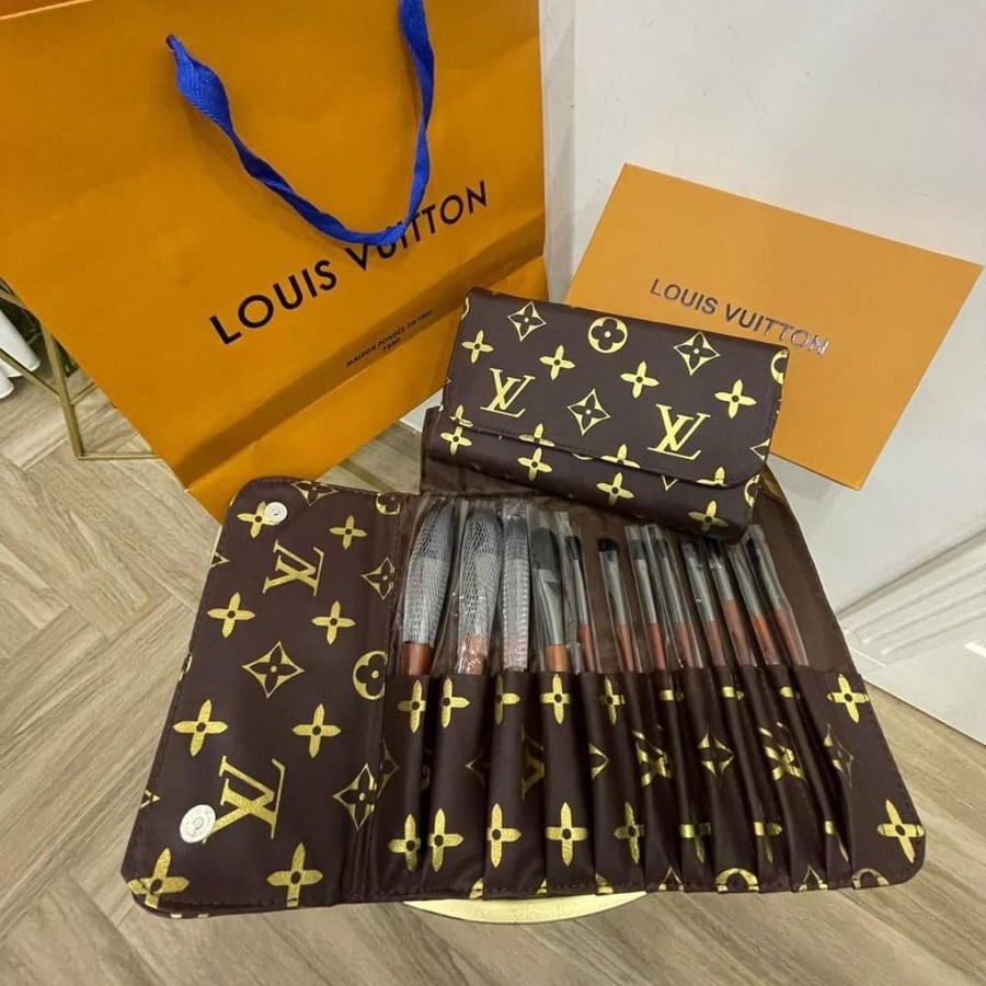 شنطة فرش مكياج LOUIS VUITTON