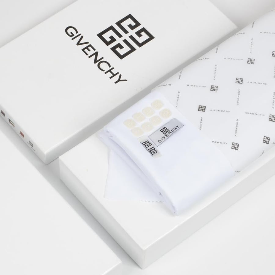 بكج شماغ جيفنشي أبيض 2025 + قماش جيفنشي آخر إصدار