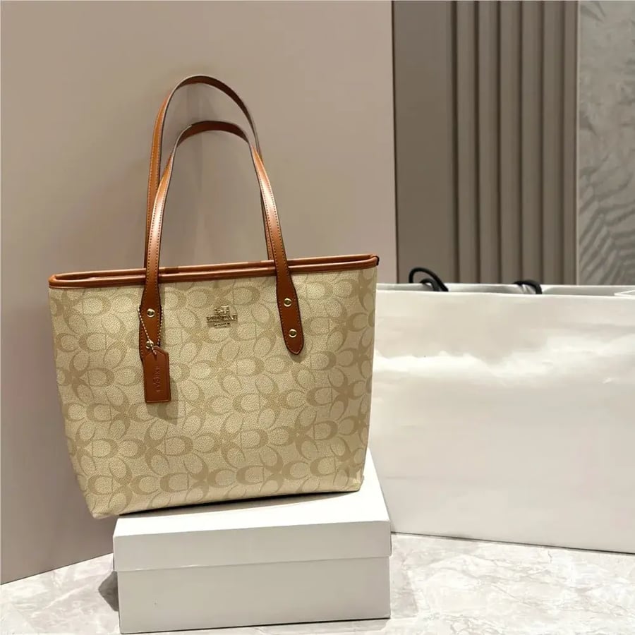 شنطة Coach