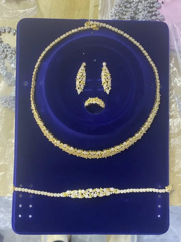 طقم مجوهرات