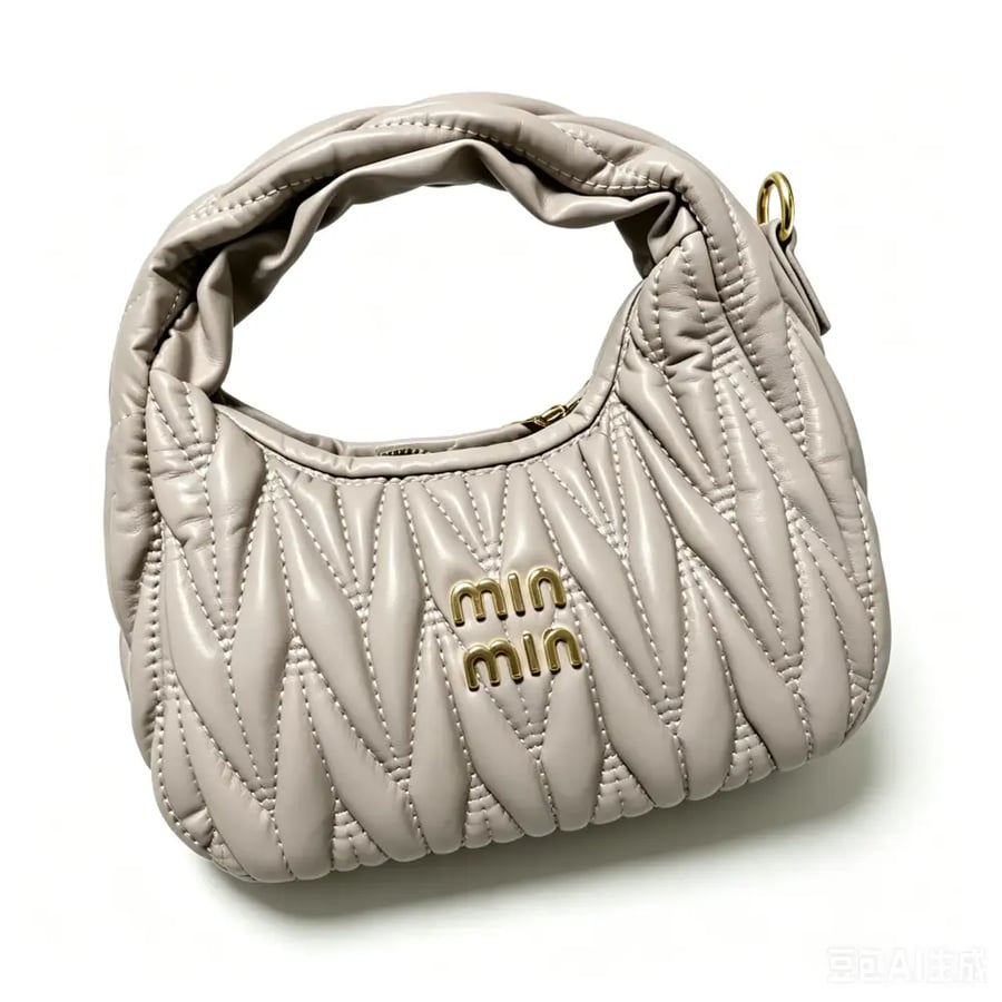 شنطة Miu Miu