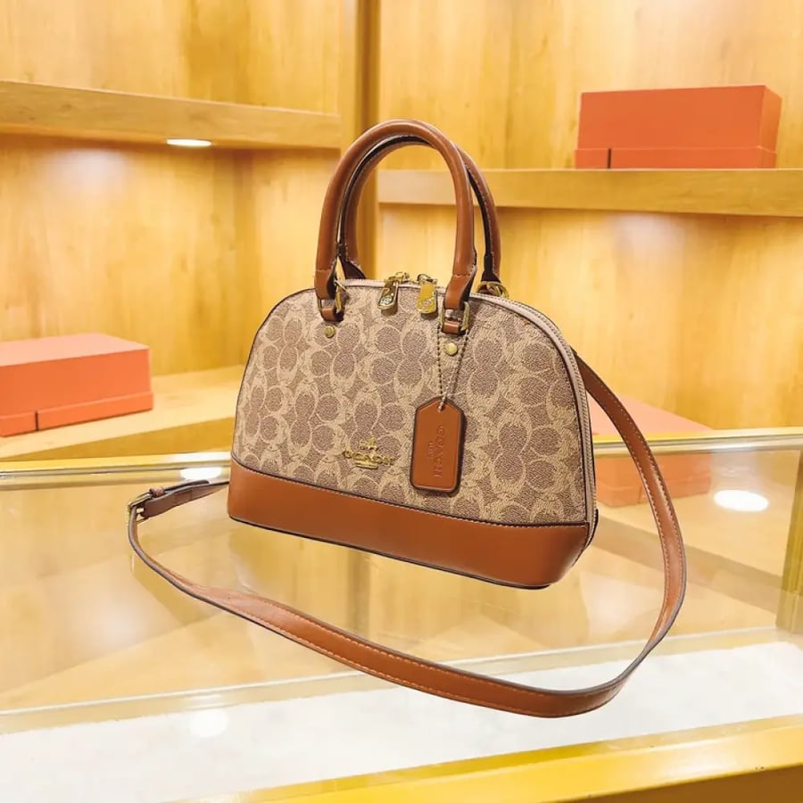شنطة Coach