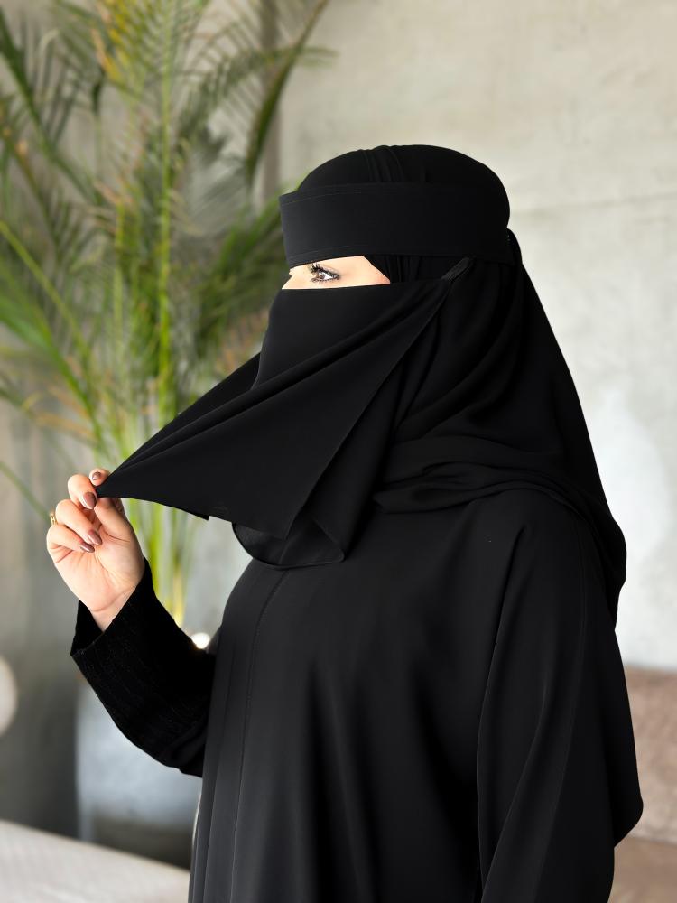 نقاب الأكل عادي