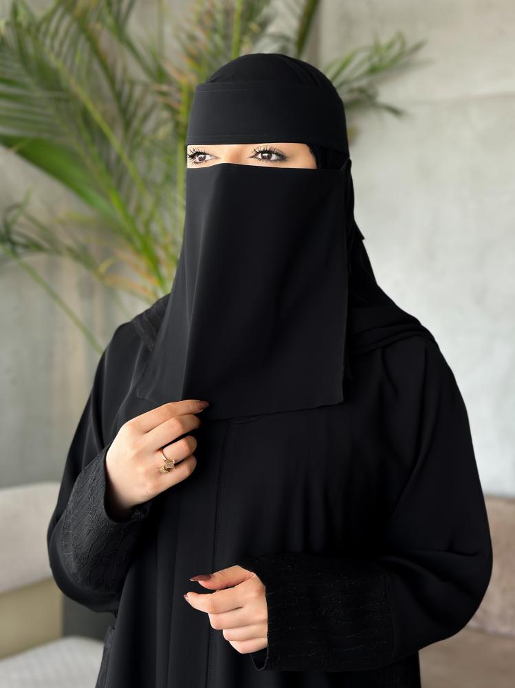 نقاب الأكل عادي