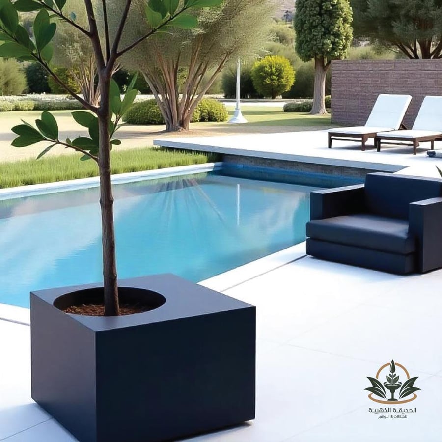 A planting basin with a modern practical seating