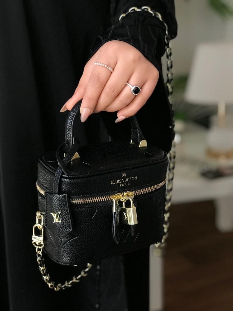 حقيبة فانيتي كيس" (Vanity Case) من  لويس فيتون.