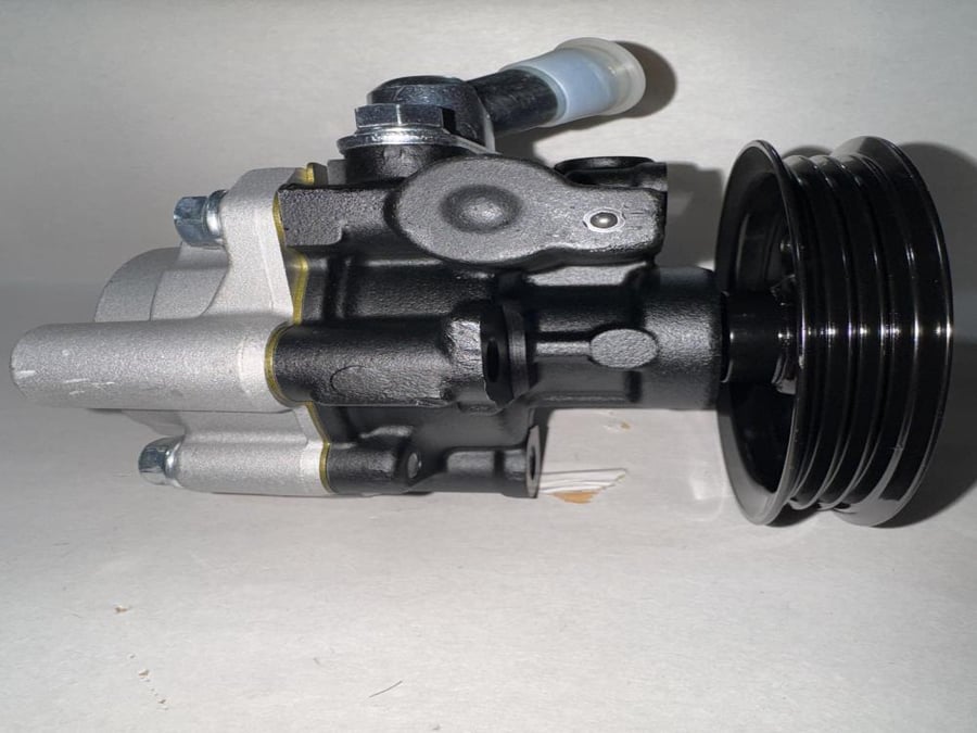Japanese steering pump for HiLux 98-2005 diesel