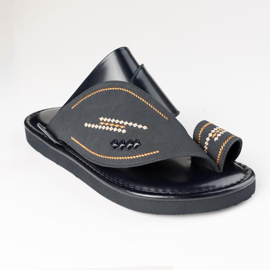 Embroidered oriental shoe