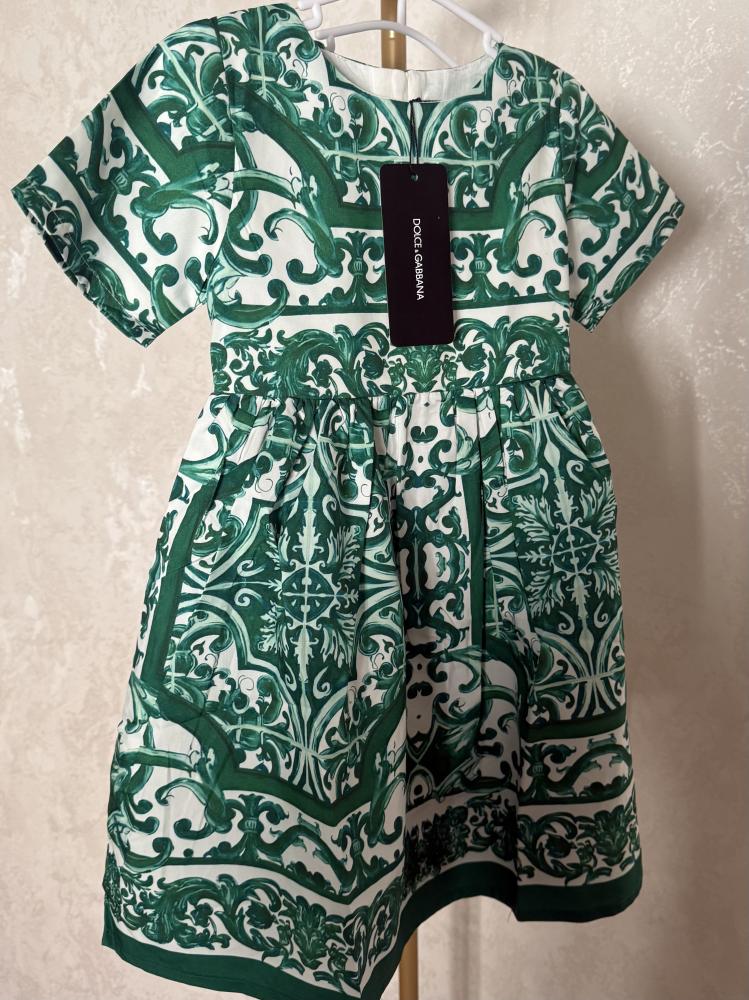 فستان D&G باللون الاخضر