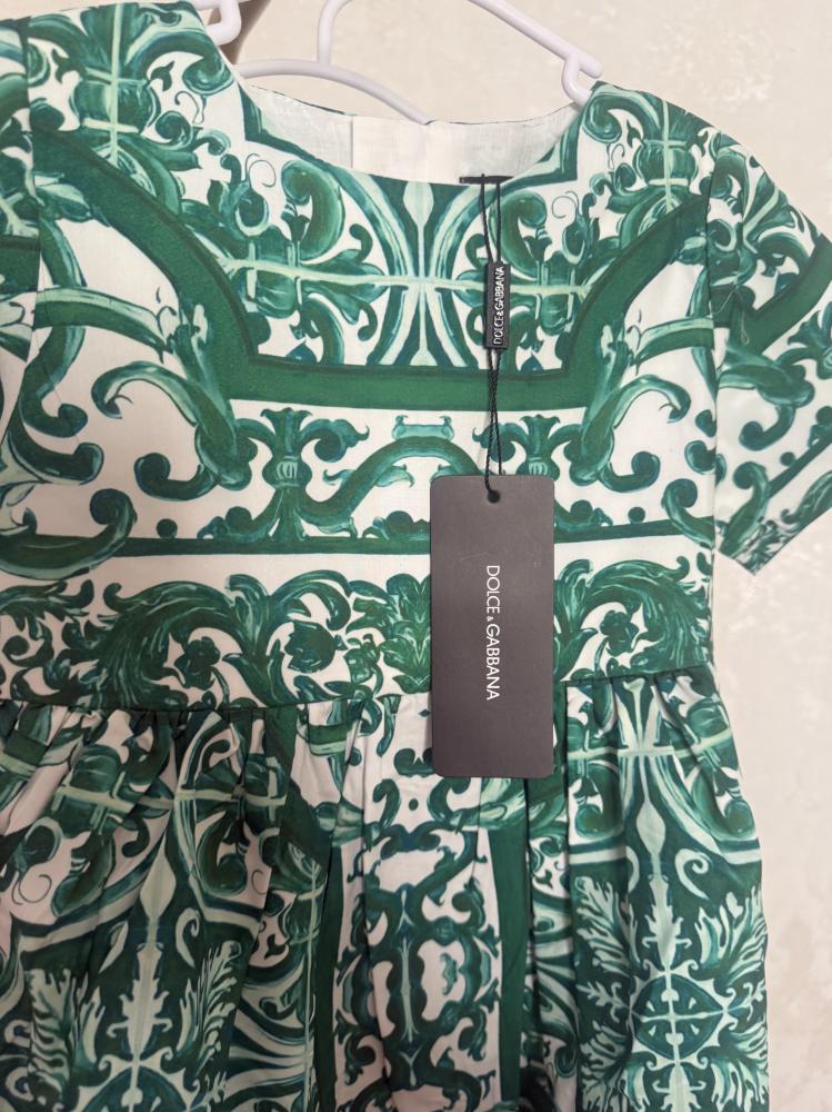 فستان D&G باللون الاخضر