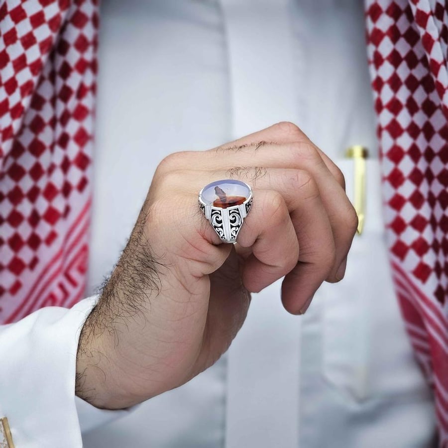خاتم فضة عقيق يماني مزهر مصور