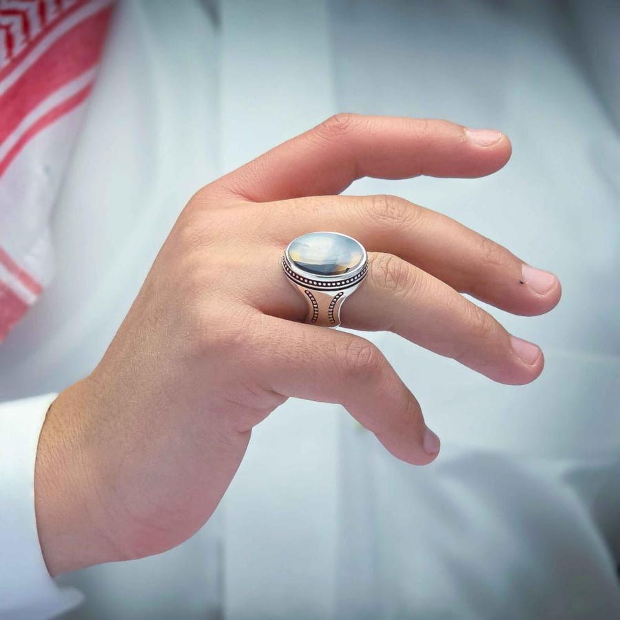 خاتم فضة كلاسيكي عقيق يماني مزهر