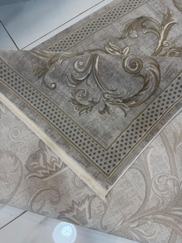 Valerian classic rug with decorative pattern – beige color with grayish tint