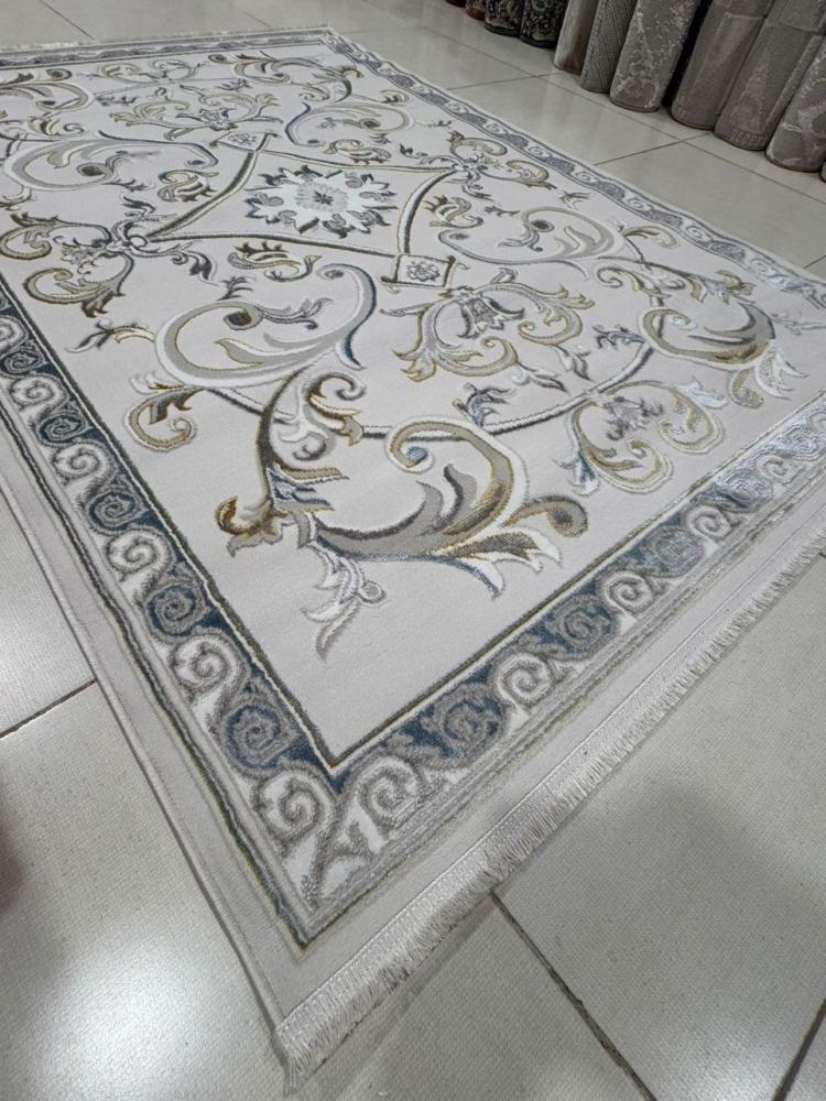 سجاد كلاسيك فاخر أبيض بلمسات ذهبية – ستايل فندقي أنيق