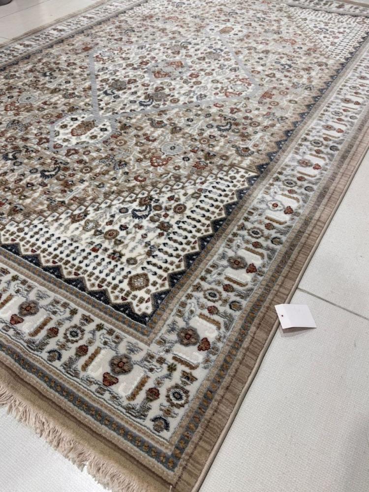Luxury classic carpet with intricate oriental patterns – elegant carpet for the living room and majlis