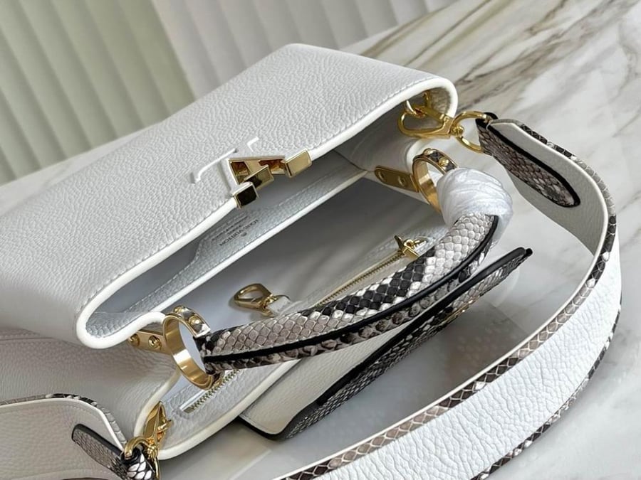 Louis Vuitton Capset size 27cm