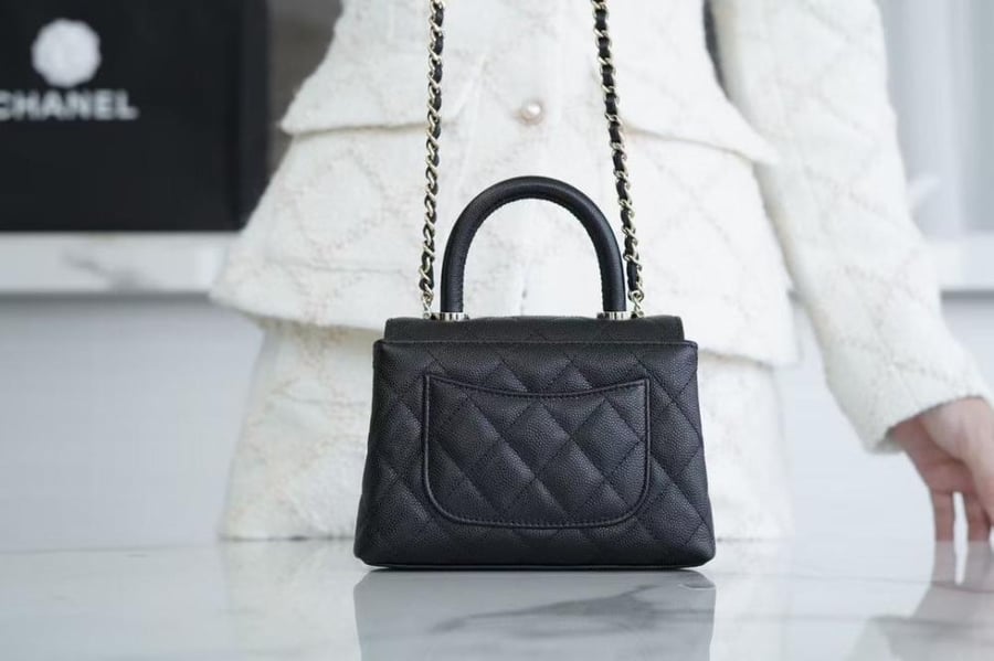 Chanel size 18cm