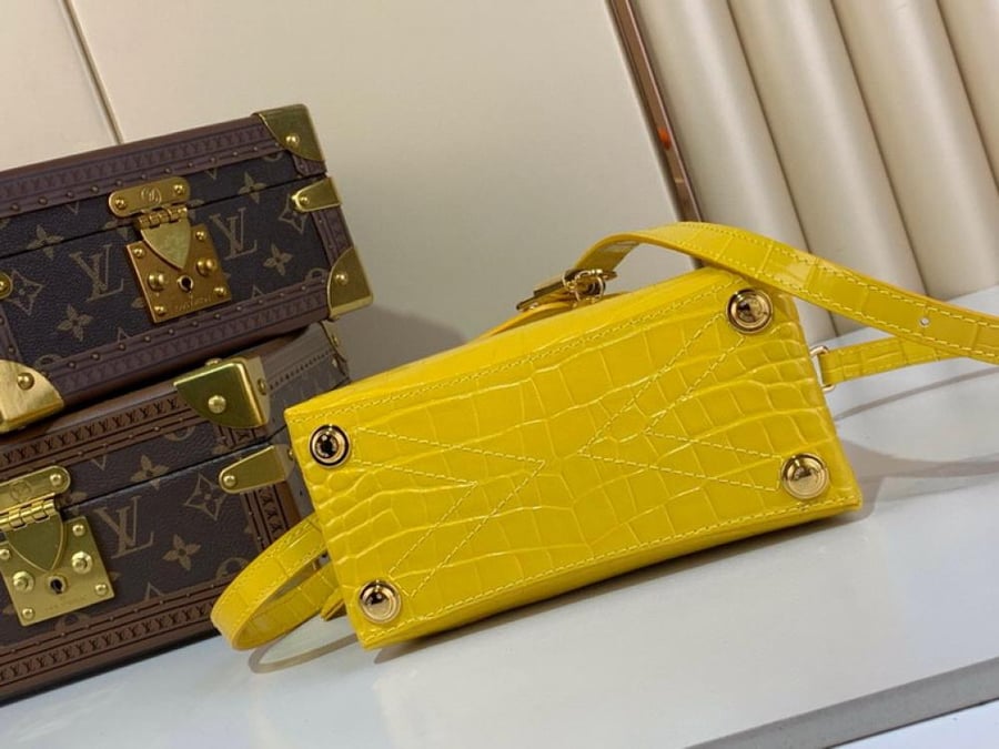 Louis Vuitton Rose des vents mini size 19