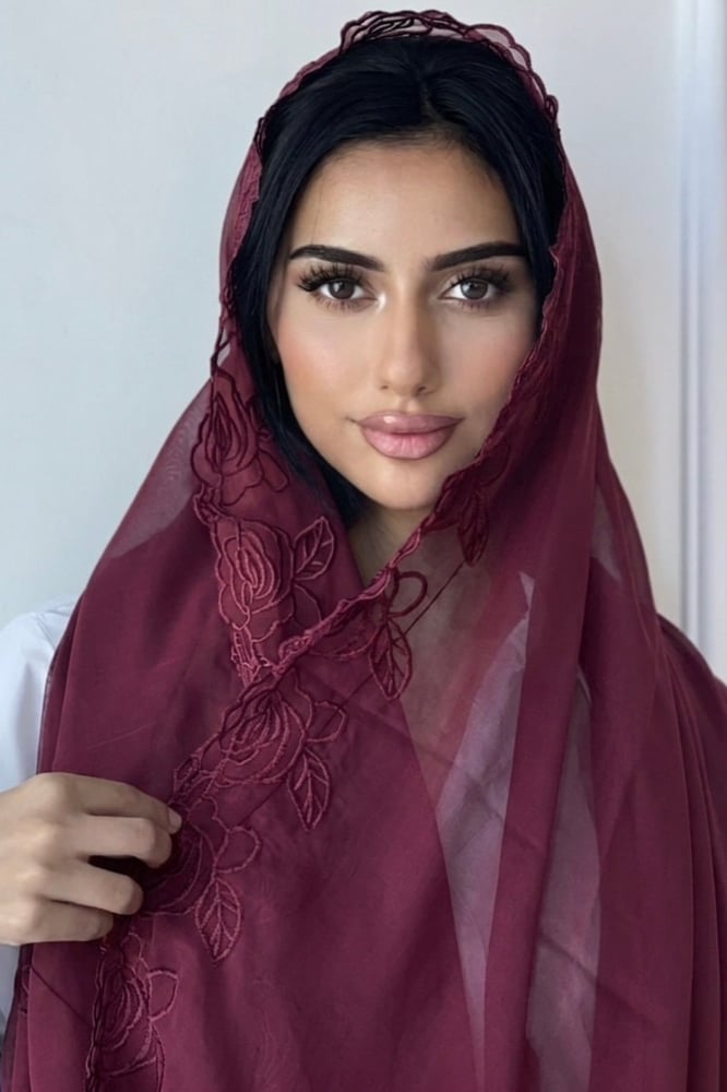 Burgundy Rose Hijab