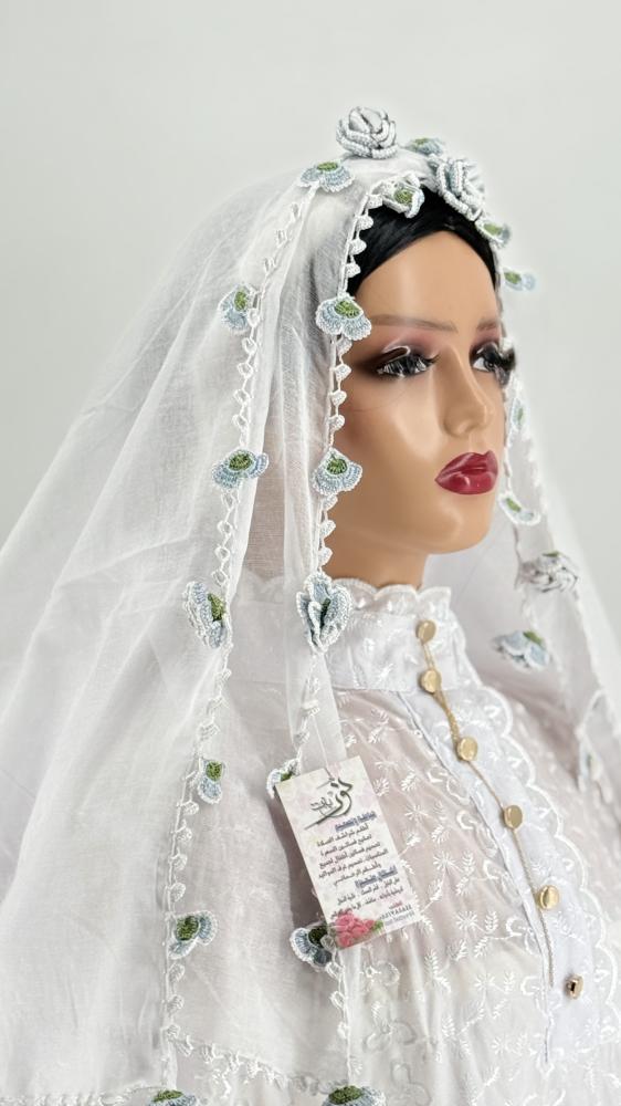 محرمة ومدورة اشمك ابيض سادة ورد كروشيه مكثف