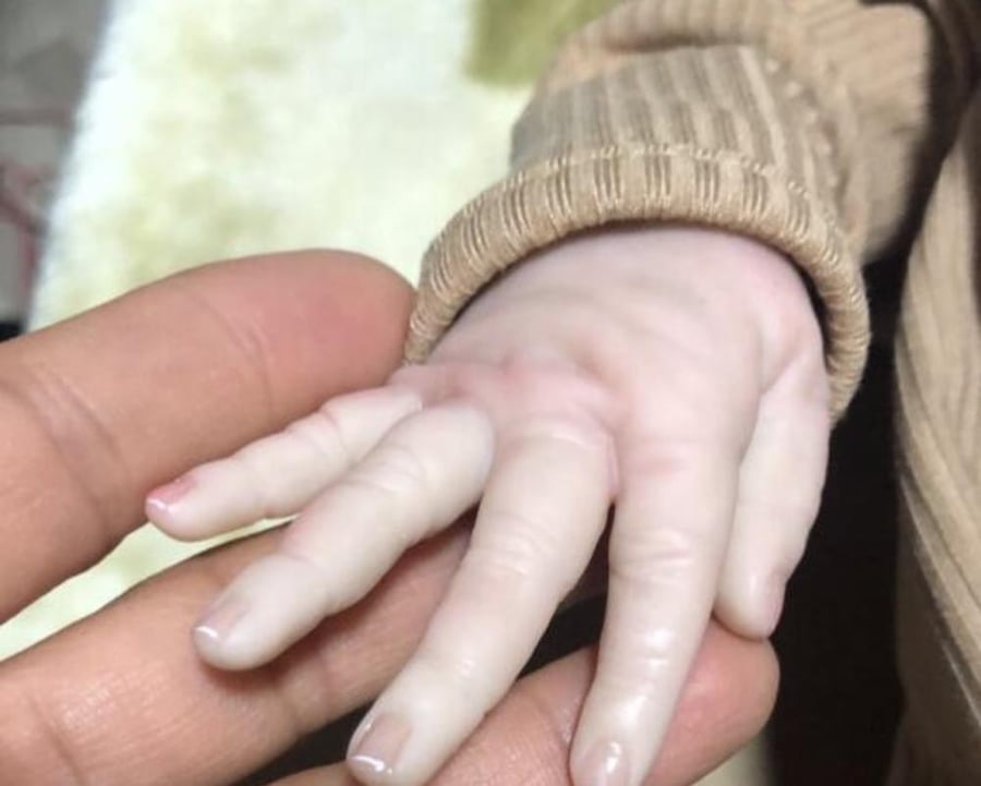 دميه طفل واقعي مع مجموعة متكامله