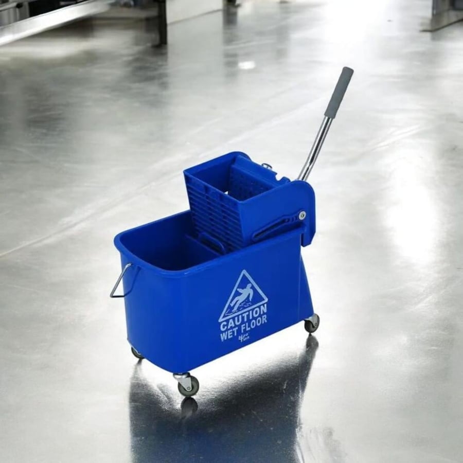 Blue plastic cleaning brush with handle for pushing Chrome GWD1348