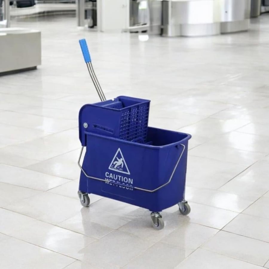 Blue plastic cleaning brush with handle for pushing Chrome GWD1348