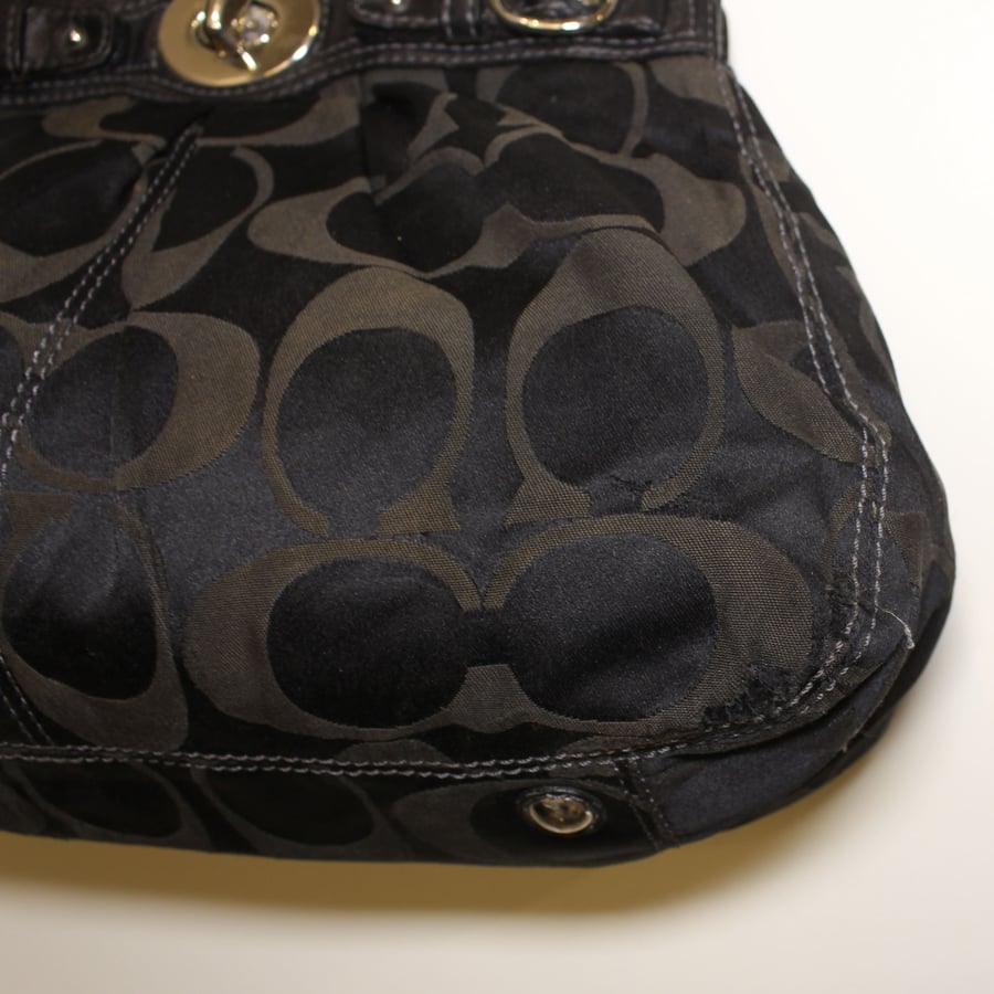 Coach Garnet black signature C canvas