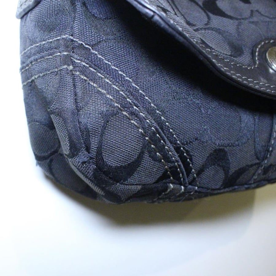 Coach Chelsea Turn Lock Shoulder Bag in black