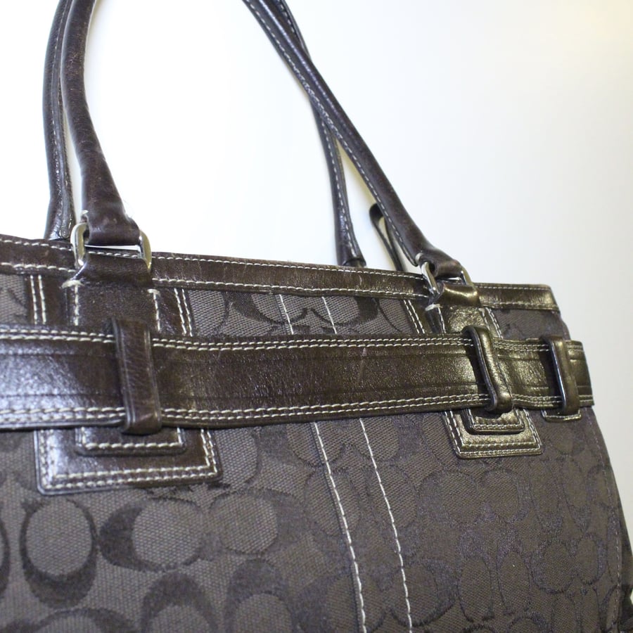 Coach Signature Canvas Leather Hamptons