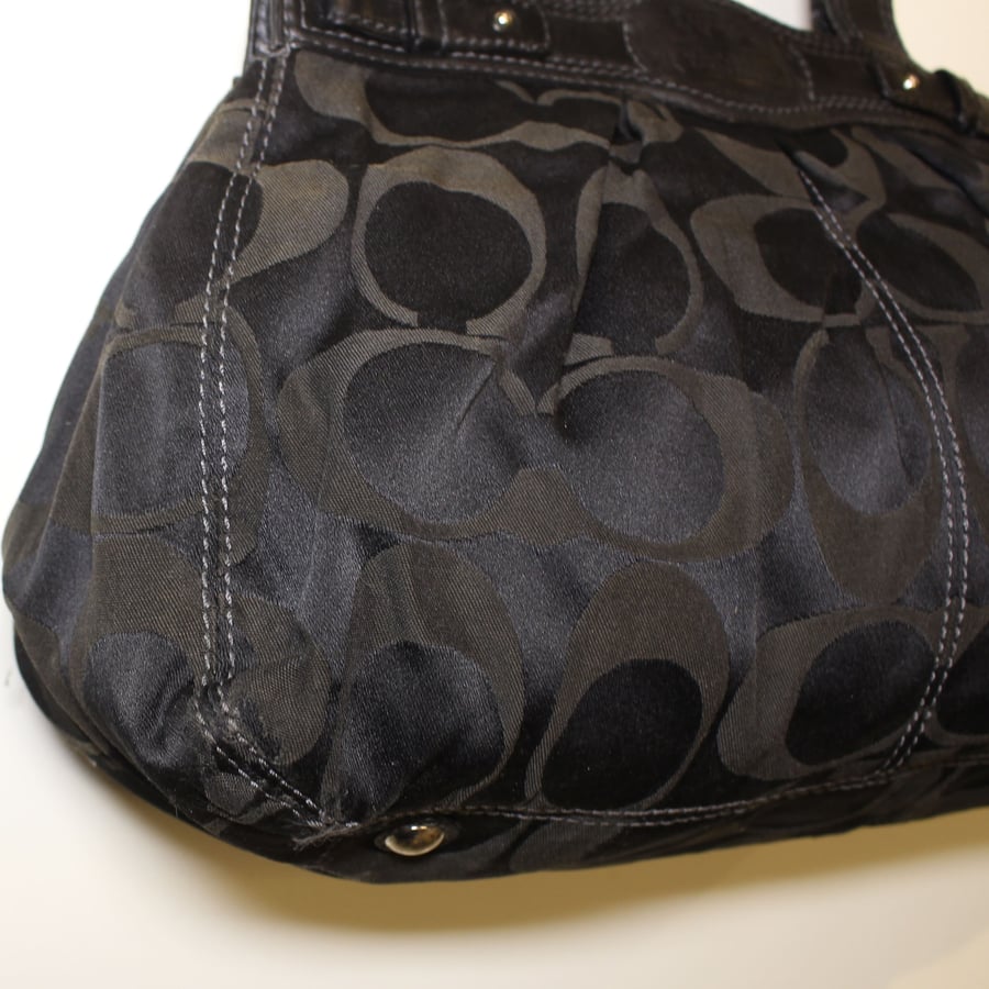 Coach Garnet black signature C canvas