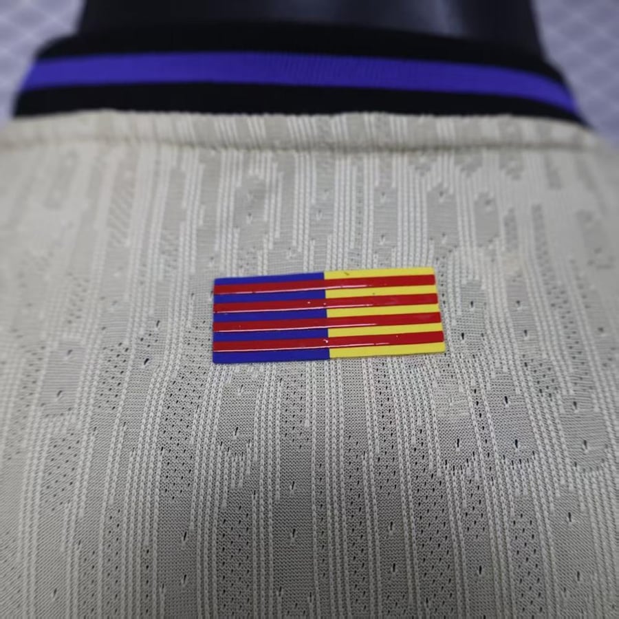 تيشرت برشلونة الاحتياطي 2026