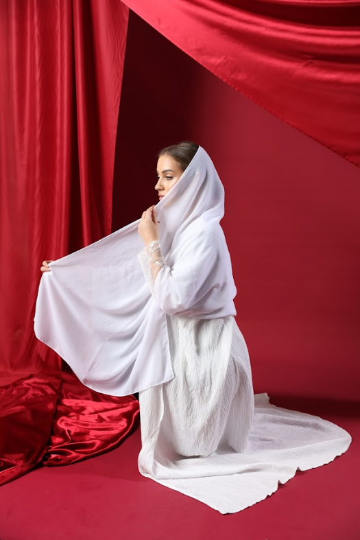 عباية بيضاء