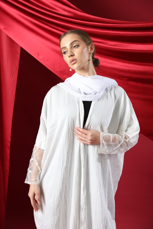 عباية بيضاء